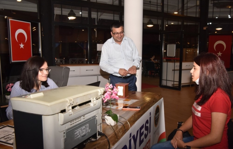 ÖZ’DEN ÜNİVERSİTE ADAYLARINA ÜCRETSİZ TERCİH DESTEĞİ