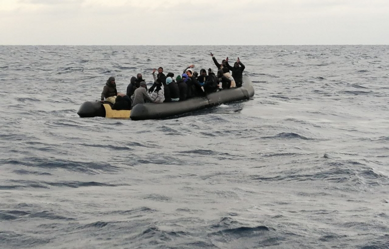 ÖLÜME TERK EDİLEN 33 KAÇAK GÖÇMENİ  SAHİL GÜVENLİK EKİPLERİ  KURTARDI
