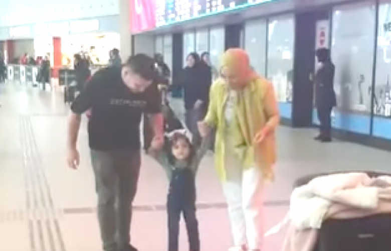 SMA Tıp 1 Hastası Minik Merve'nin Yürümeye Başladı