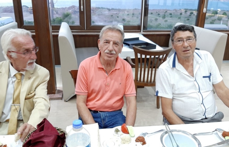 ÇANAKKALELİ ESKİ FUTBOLCULAR BİRARAYA GELDİ