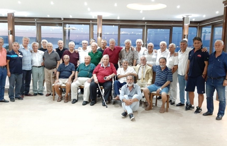 ÇANAKKALELİ ESKİ FUTBOLCULAR BİRARAYA GELDİ