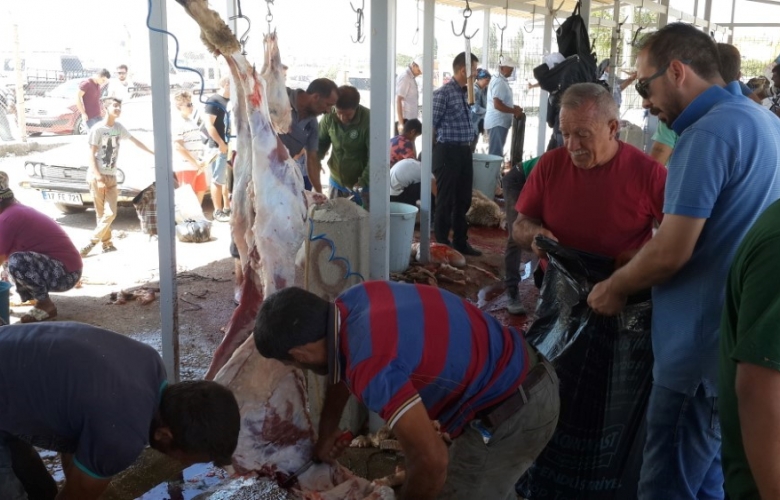 KURBAN'DA YOK, KURBAN KESEN' DE 