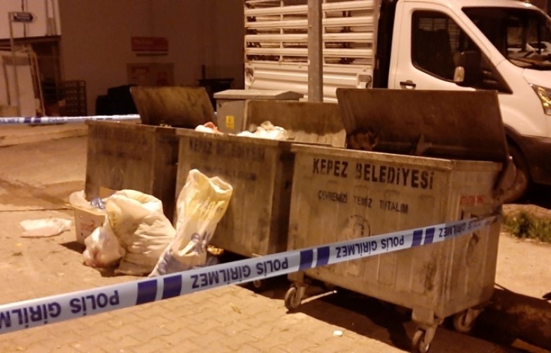 VİCDANSIZ ANNE  YENİ DOĞMUŞ BEBEĞİNİ ÇÖP KONTEYNERİNE ATTI