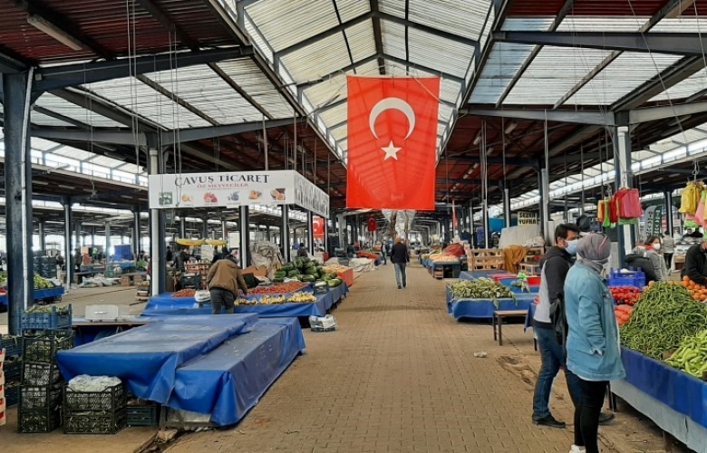 KİMLİK NUMARASI İLE PAZAR YERİNE GİRİŞLER HAFTAYA ERTELENDİ
