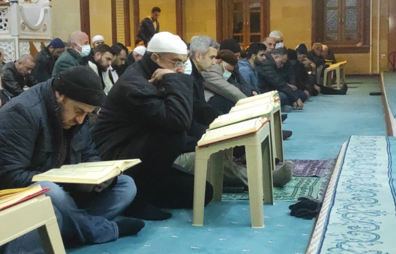 ÇANAKKALE’DE İSVEÇ'TE KUR'AN-I KERİM YAKILMASINA TEPKİ GÖSTERİLDİ