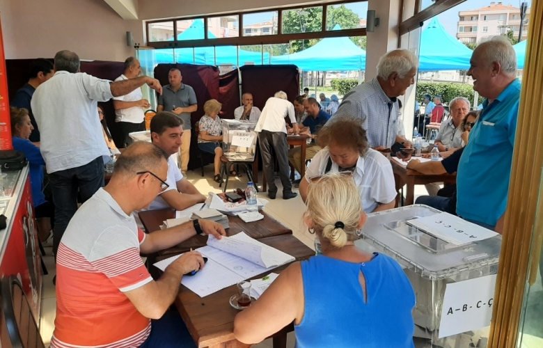 ESENLER MAHALLESİNDE BEYAZ LİSTE KAZANDI