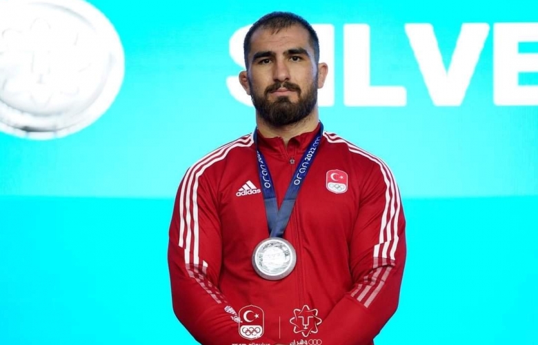 AKTÜRK, AKDENİZ OYUNLARINDA GÜMÜŞ MADALYA ALDI