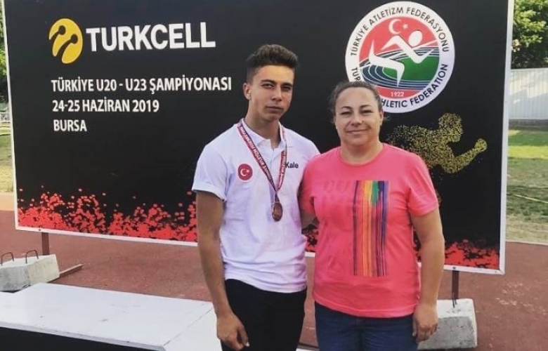 ÇANAKKALE ATLETİZMDE BİR BÜYÜK BAŞARI DAHA YAKALADI    