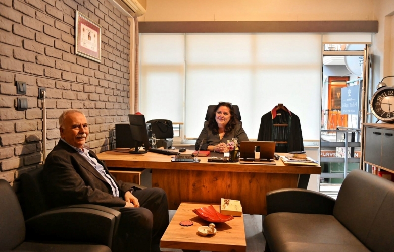 GÖKHAN’DAN AVUKAT OLAN EROL’A TEBRİK ZİYARETİ