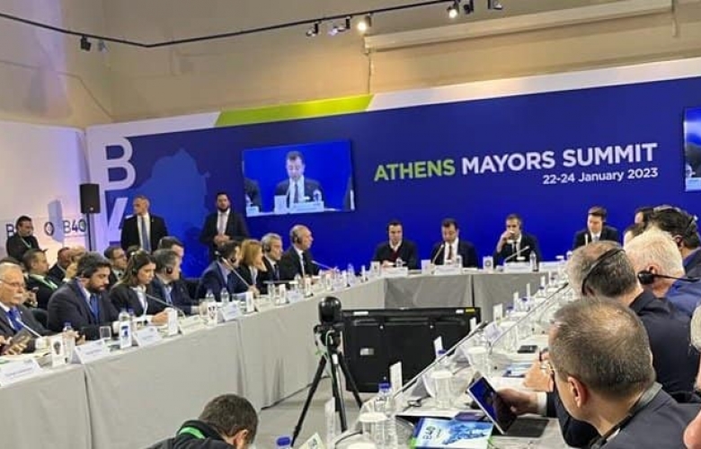 GÖKHAN, ATİNA’DAN BARIŞ GÜVERCİNİ UÇURDU