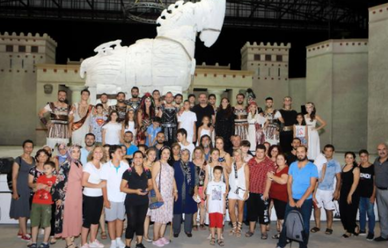 ANADOLU ATEŞİ DANS TOPLULUĞU TROYA EFSANESİNE, DANS GÖSTERİLERİYLE HAYAT VERDİ.