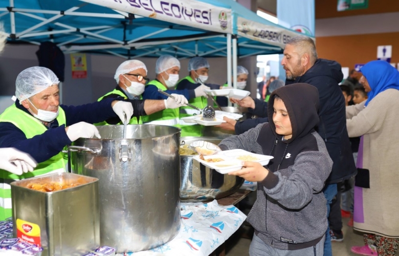 YILMAZ: “TÜM LAPSEKİLİ VATANDAŞLARIMIZI İFTAR PROGRAMLARIMIZA BEKLİYORUZ“