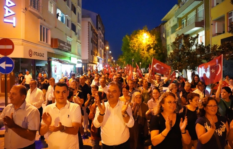 Çan'da 30 Ağustos Zafer Bayramı Fener Alayı ve Coşkulu Konserle Kutlandı