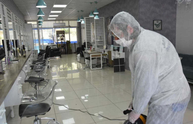 ÇANAKKALE' DE BERBER, KUAFÖR VE GÜZELLİK SALONLARI DEZENFEKTE EDİLDİ