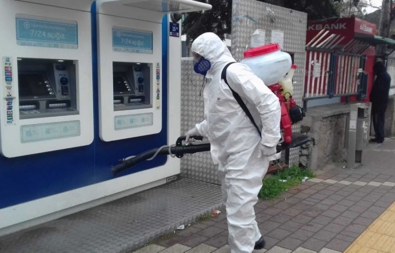 ÇANAKKALE BELEDİYESİ EKİPLERİ DEZENFAKTASYON ÇALIŞMALARINA ARALIKSIZ DEVAM EDİYOR