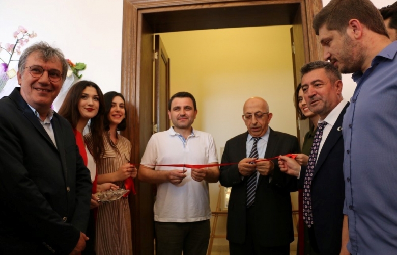 "Geleceğimizin Elinden Geleneksel Sanatlarımız" adlı sergi açıldı