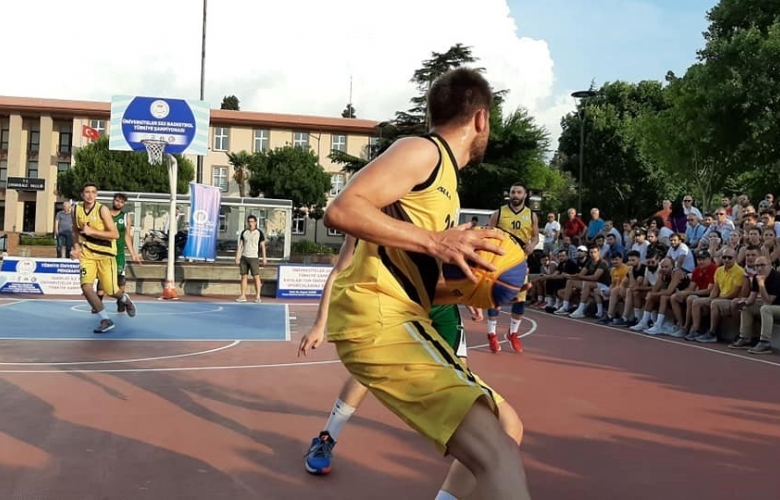 Üniversiteler arası sokak basketbol turnuvası başladı