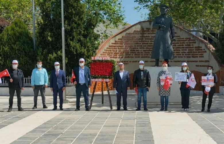 YILMAZ “GÜÇLÜ VE GÜZEL YARINLAR İÇİN, SAĞLIĞIMIZ İÇİN, İŞİMİZ, EKMEĞİMİZ VE TÜM EMEKÇİLERİMİZ MEYDANLARDAYIZ”