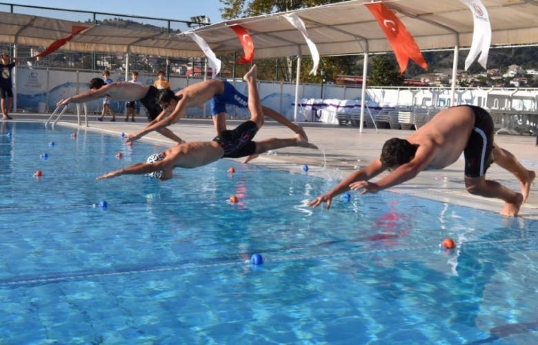 ÇAN BELEDİYESİ MİLLİ MÜCADELENİN 100. YILI YÜZME YARIŞLARI TAMAMLANDI