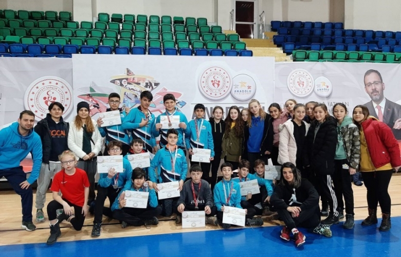 BASKETBOLDA ÇANAKKALE’ NİN GURURU OLDULAR