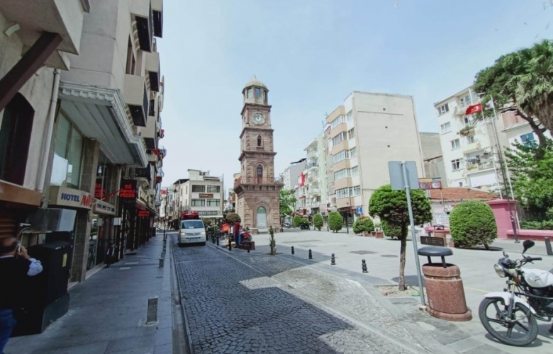 SOKAKLARDA GENÇLİK ŞARKILARI YAYINLANDI