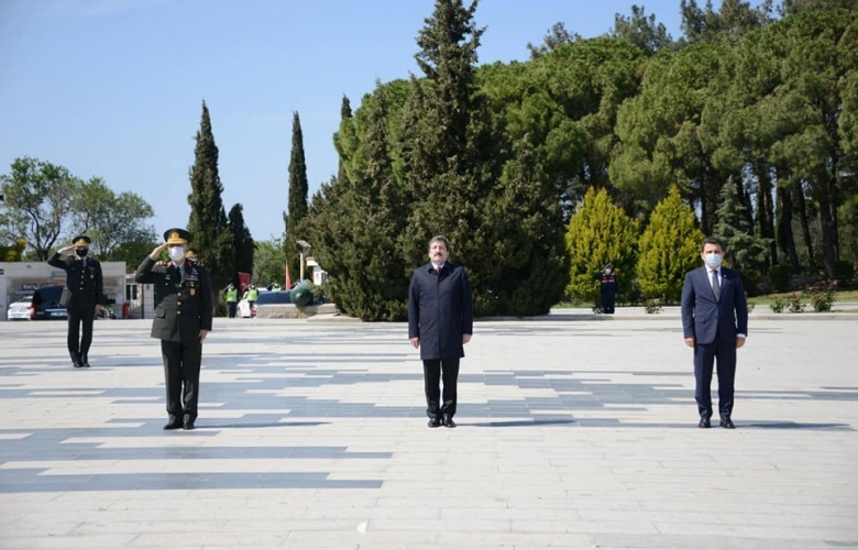 CORONAVİRÜS SALGINI NEDENİ İLE ÇANAKKALE KARA MUHAREBELERİ’NİN 105. YILI ANMA PROGRAMI SADE BİR TÖRENLE GERÇEKLEŞTİRİLDİ