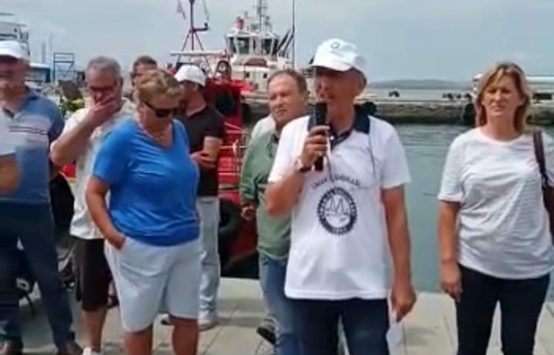 LİMAN İŞ SENDİKASI ÇARDAK LİMANI İŞÇİLERİ İÇİN EYLEM YAPTI