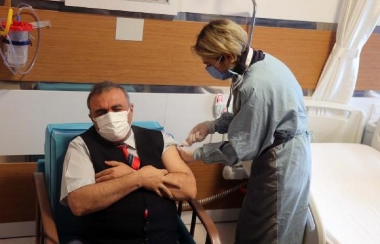  ÇANAKKALE’ DE CORONAVAK AŞISI SAĞLIK ÇALIŞANLARINA VURULMAYA BAŞLANDI