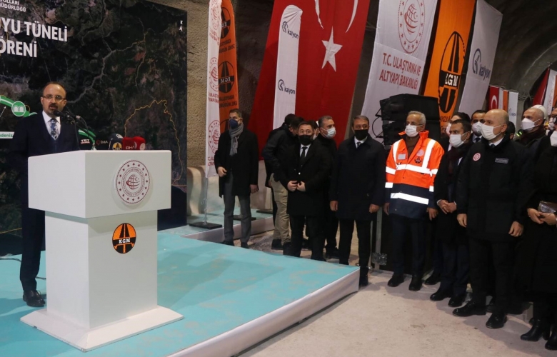 ÇANAKKALE AYVACIK KÜÇÜKKUYU TÜNELLERİ'NDE İLK IŞIK GÖRÜLDÜ