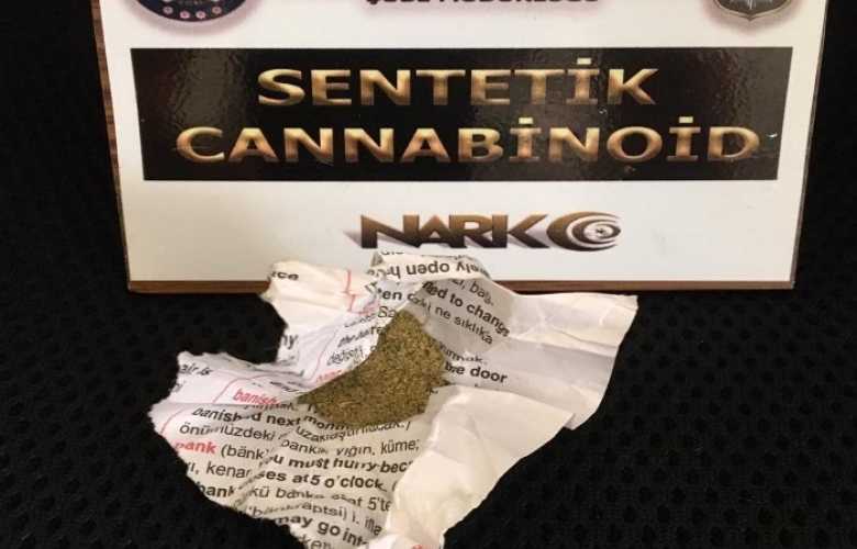 ÇANAKKALE' DE UYUŞTURUCU  TİCARETİ YAPAN 2 KİŞİ TUTUKLANDI