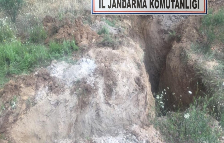 JANDARMA’ DAN HAZİNE AVCILARINA SUÇÜSTÜ           