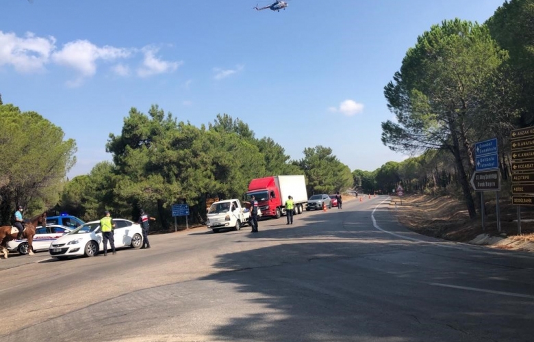 ÇANAKKALE İL JANDARMA KOMUTANLIĞI EKİPLERİ HAVADAN HELİKOPTER İLE TRAFİK DENETİMİ YAPTI