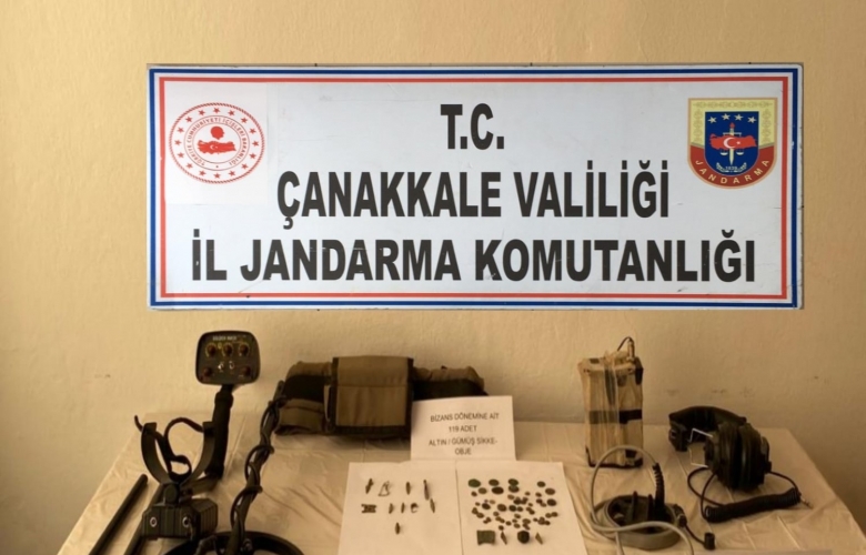 TARİHİ ESERLERİ SATARKEN YAKALANDILAR