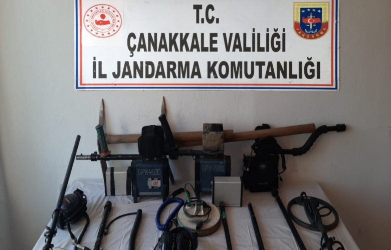 JANDARMA TARİHİ ESER KAÇAKÇILARI YAKALADI