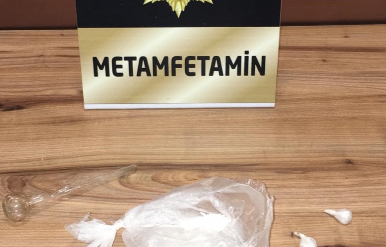 ÇANAKKALE EMNİYETİ UYUŞTURUCU SATICILARINA GÖZ AÇTIRMIYOR