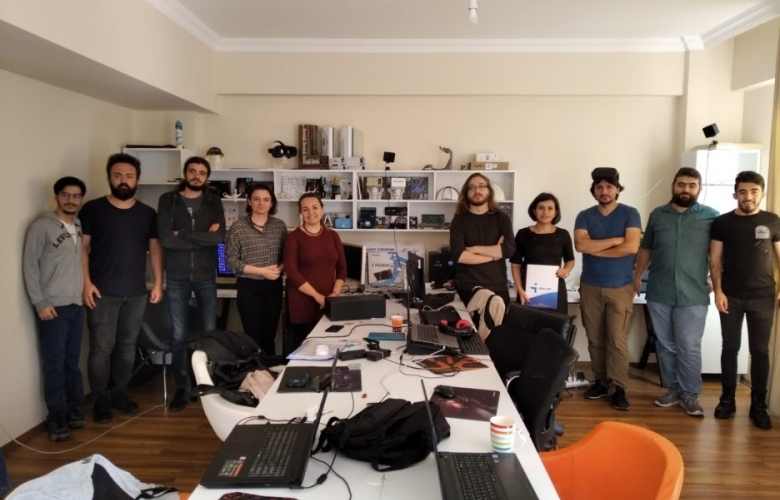 ÇANAKKALE’DE İŞBAŞINDA EĞİTİM, DÜNYADA TEKNOLOJİDE GELİŞİM!