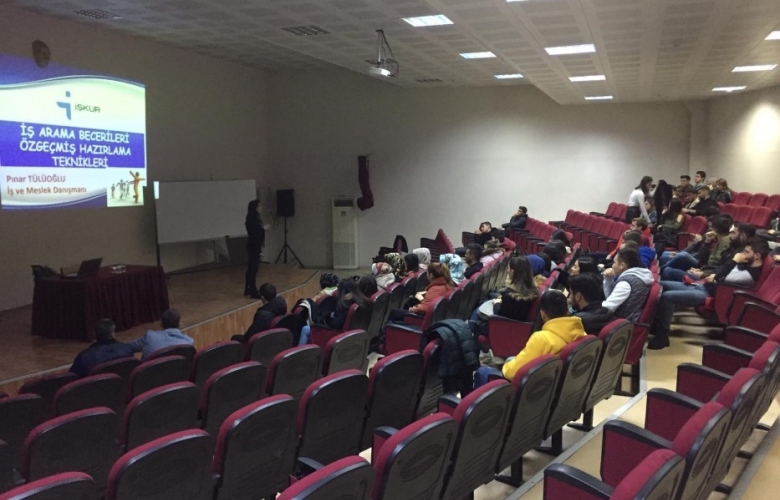 ARALIK AYINDA 2500 ÜNİVERSİTE ÖĞRENCİSİ İŞKUR SEMİNERLERİNE KATILDI