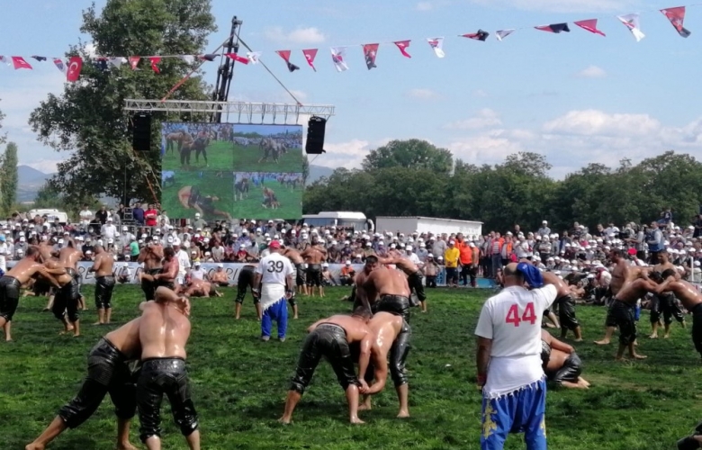 ÇTSO YÖNETİMİ  BAYRAMİÇ MEHMET AKİF ERSOY YAĞLI GÜREŞ ETKİNLİKLERİNE KATILDI