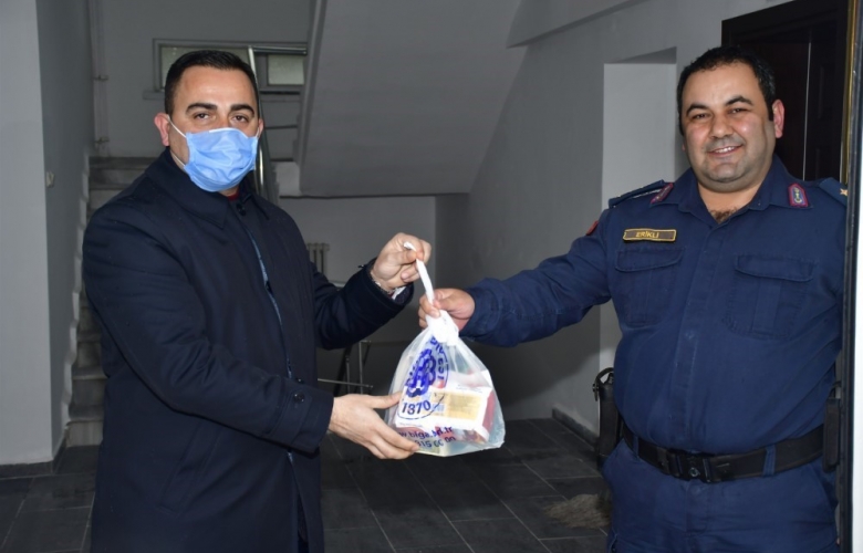 BİGA BELEDİYESİ’ NDEN KAMU PERSONELİNE HİJYEN PAKETİ