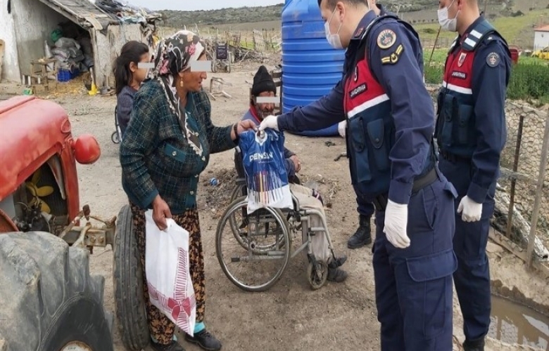 BOZCAADA VEFA SOSYAL DESTEK GRUBU VATANDAŞLARA HİZMETE DEVAM EDİYOR