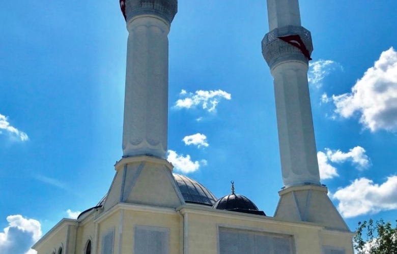 LAPSEKİ ŞEHİTLER CAMİİ DOLUP TAŞIYOR