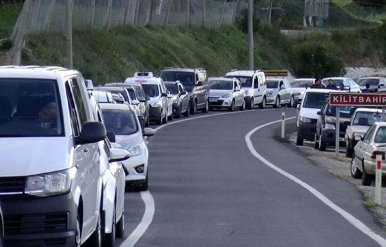 ÇANAKKALE TATİLCİLERİN ÇİLESİ OLDU