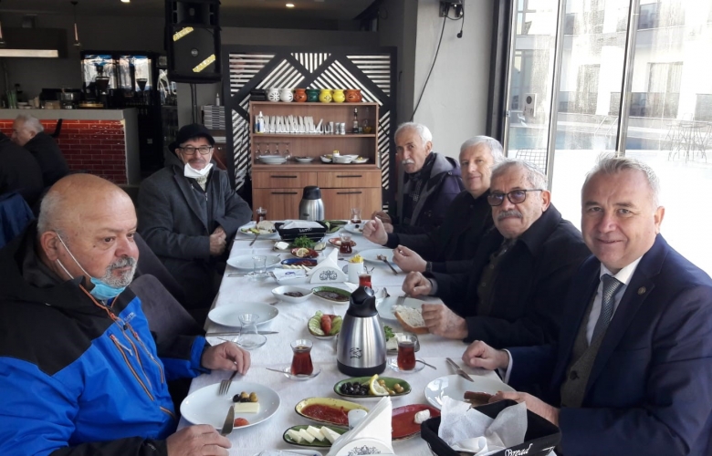 İSMET BALKAN GÜVEN TAZELEDİ