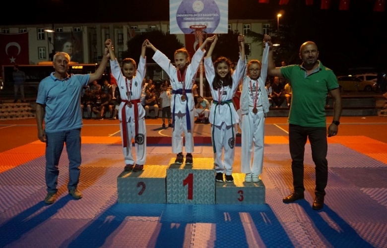 15 TEMMUZ ŞEHİTLERİ TAEKWONDO ŞAMPİYONASI İLE ANILDI