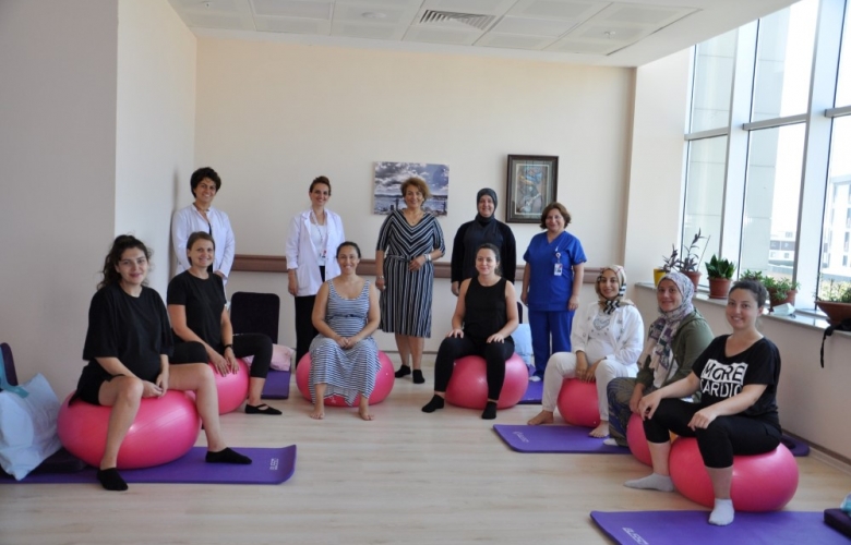 ÇANAKKALE DEVLET HASTANESİNDE GEBE OKULU PANDEMİ TEDBİRLERİ ÇERÇEVESİNDE YENİDEN HİZMET VERMEYE BAŞLADI