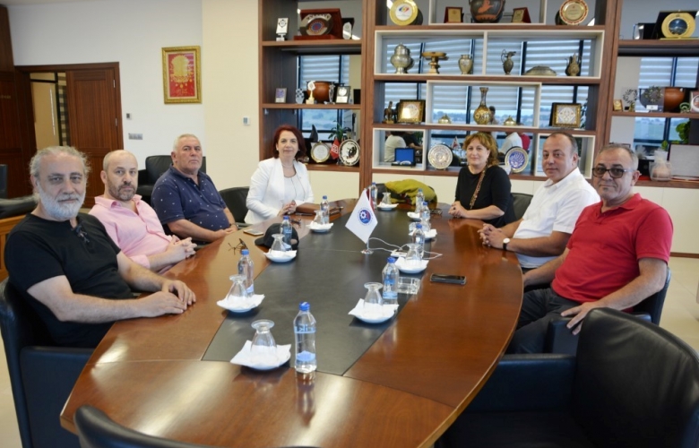 ÇANAKKALE GAZETECİLER VE YAYINCILAR DERNEĞİ’NDEN ÇTSO YÖNETİM KURULU BAŞKANINA ZİYARET