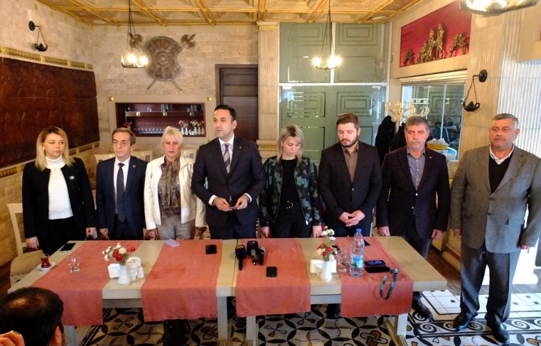 AK PARTİ İL YÖNETİMİ GAZETECİLER İLE BİR ARAYA GELDİ