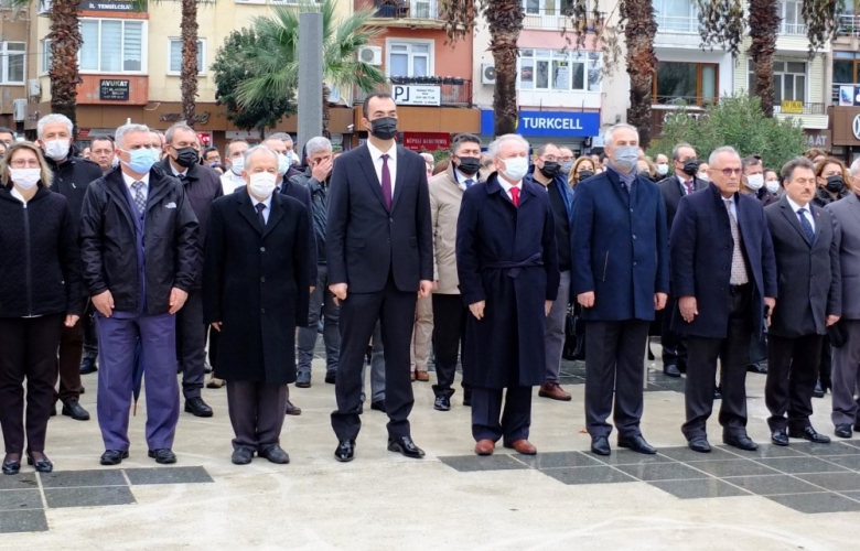 ÖĞRETMENLER GÜNÜ DÜZENLENEN  TÖRENLE KUTLANDI