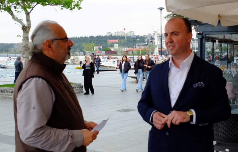 KEÇECİ : “GENÇLERE DEMOKRASİ VAAT EDİYORUZ”