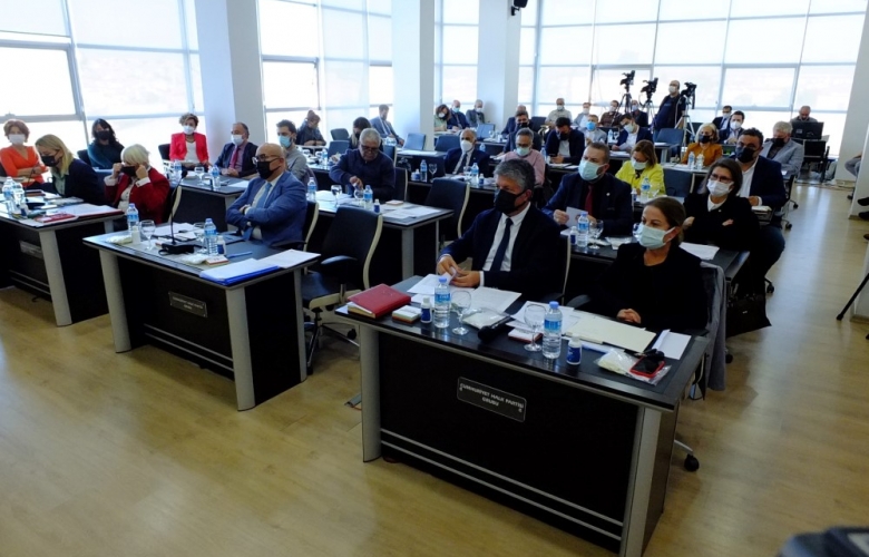 MECLİSTE İMAM TARTIŞMASI